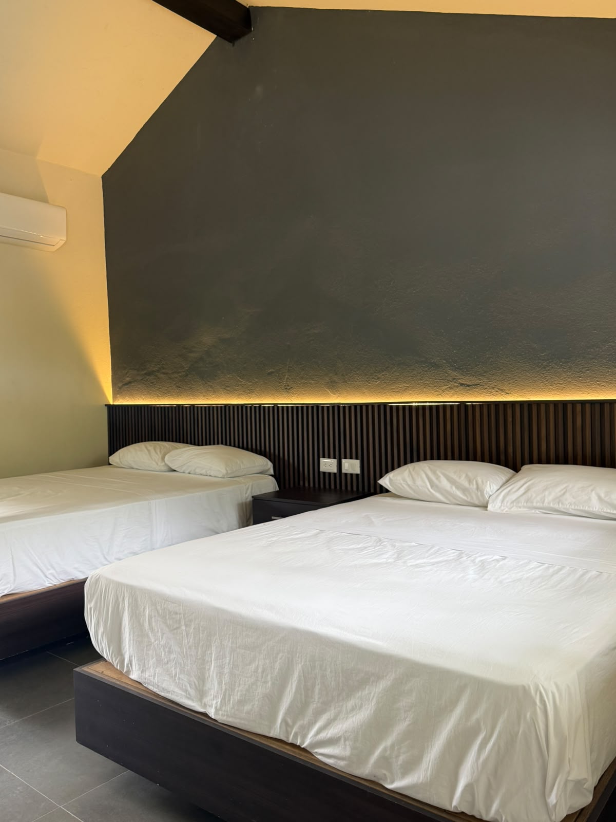 Hotel Coy room with two queen beds